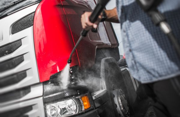 Commercial Fleet Cleaning