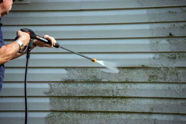 Vinyl Siding Power Washing in San Jose