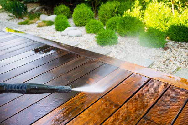 Deck Cleaning in San Jose